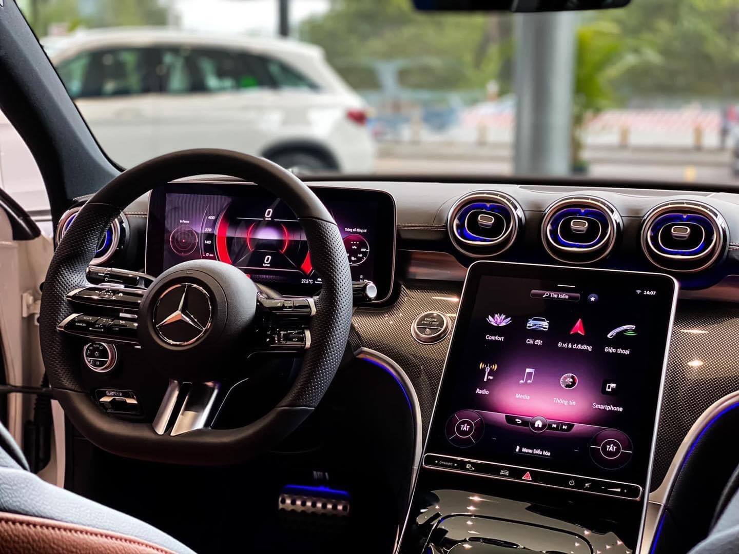 C 300 AMG (V1) 5 C300 AMG 2